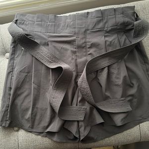 Athleta Shorts / Gently Worn / Skyline Belted /SZ10 /Black